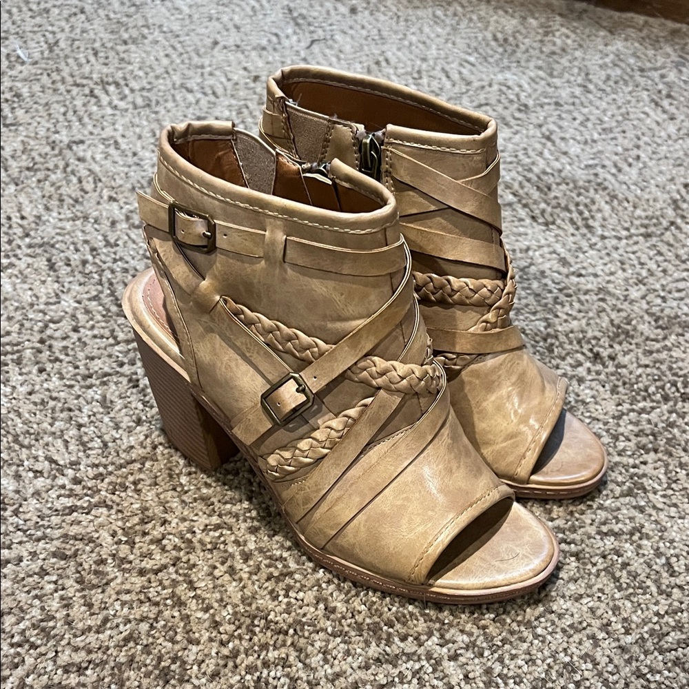 Gianni Bini Tan Strappy Heeled Boots